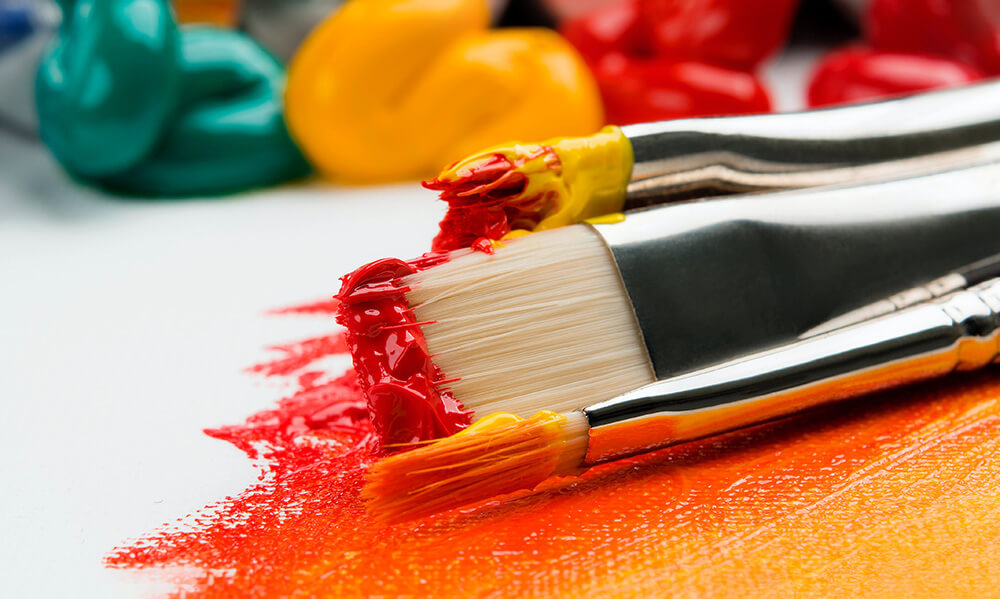 How to Choose Between Oil Paints & Acrylic Paint