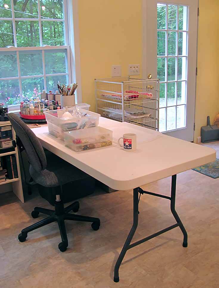 A photo showing light, vinyl flooring for an art studio